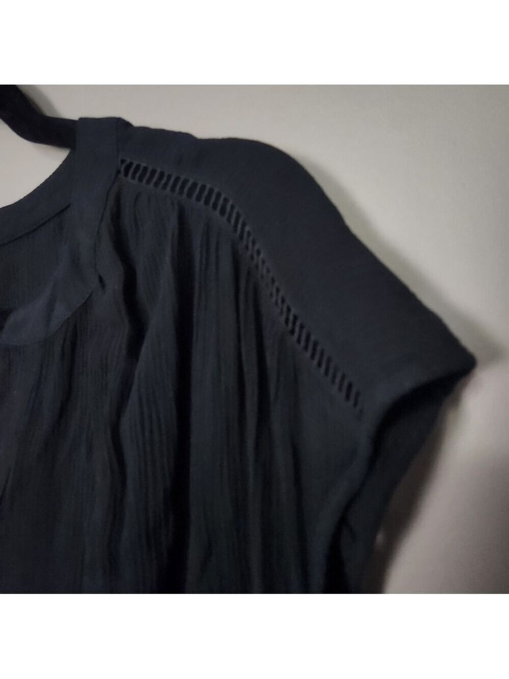 Denver Hayes Black Lightweight Short Sleeved Blouse - Picture 4 of 10